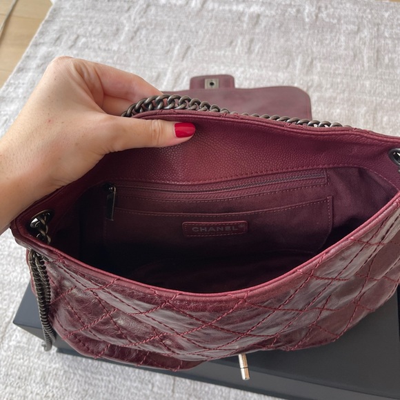 CHANEL Medium Bubble Graphic Messanger Bag - Picture 5 of 16